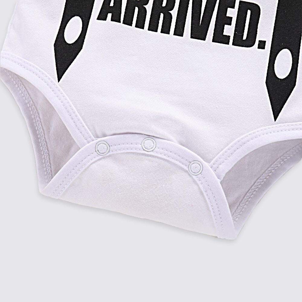 Conjunto Body Manga Longa + Calça + Gorro Bebê Menino Bigodinho "Garotas Cheguei!" | 0- 24 Meses