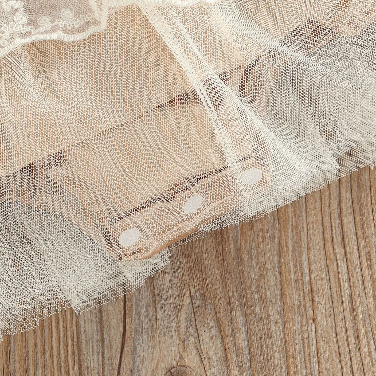 Vestido de Renda Bebê Princesa Babados Lacinhos no Ombro