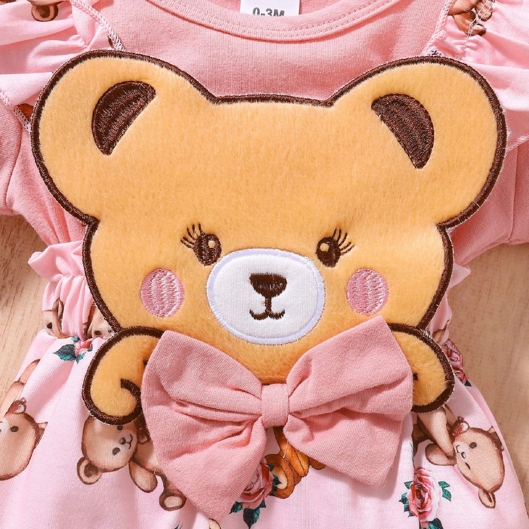 Macacão Rosa Ursinho 3D Babados Bebê Menina | 0-18 Meses